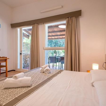 Residence Le Vele Стинтино Екстериор снимка