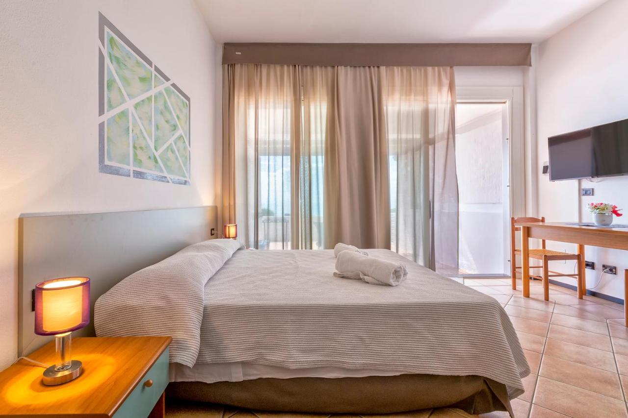 Residence Le Vele Стинтино Екстериор снимка