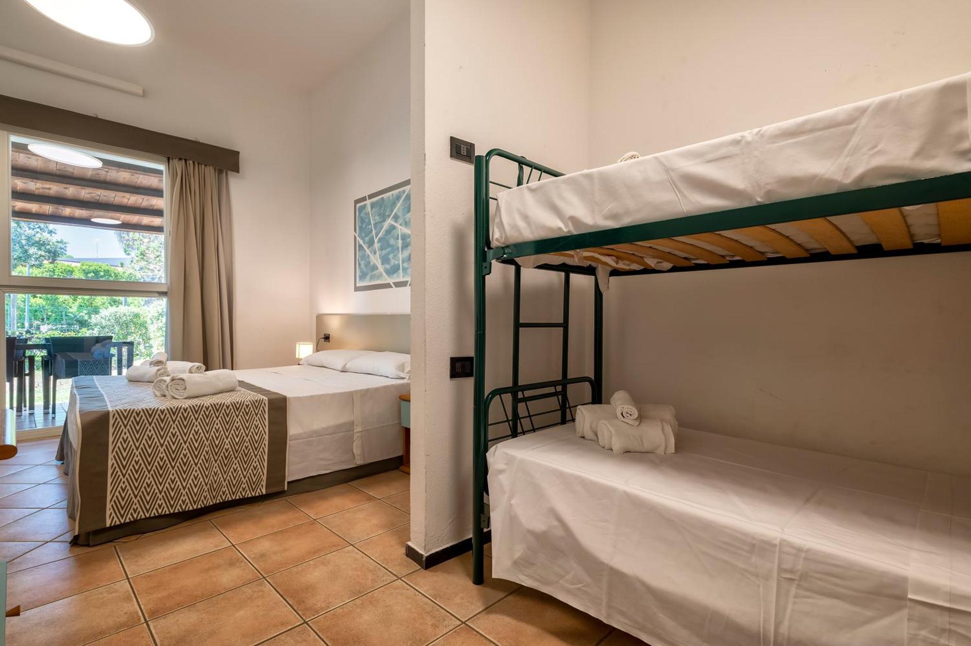 Residence Le Vele Стинтино Екстериор снимка
