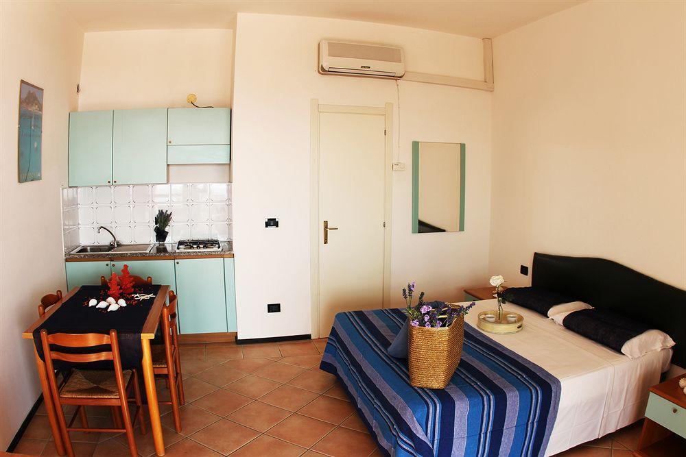 Residence Le Vele Стинтино Екстериор снимка