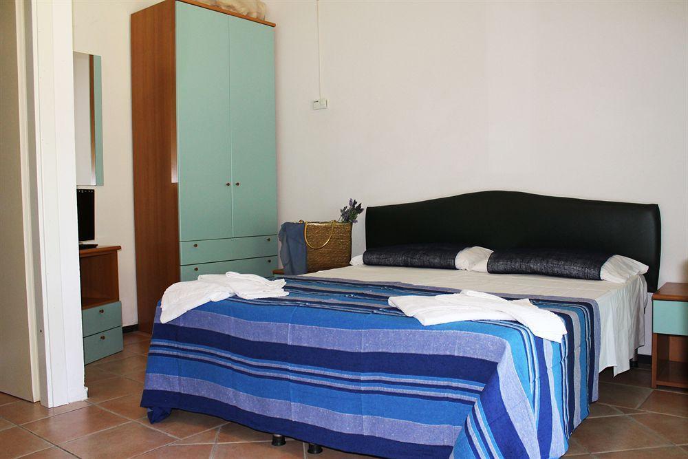 Residence Le Vele Стинтино Екстериор снимка